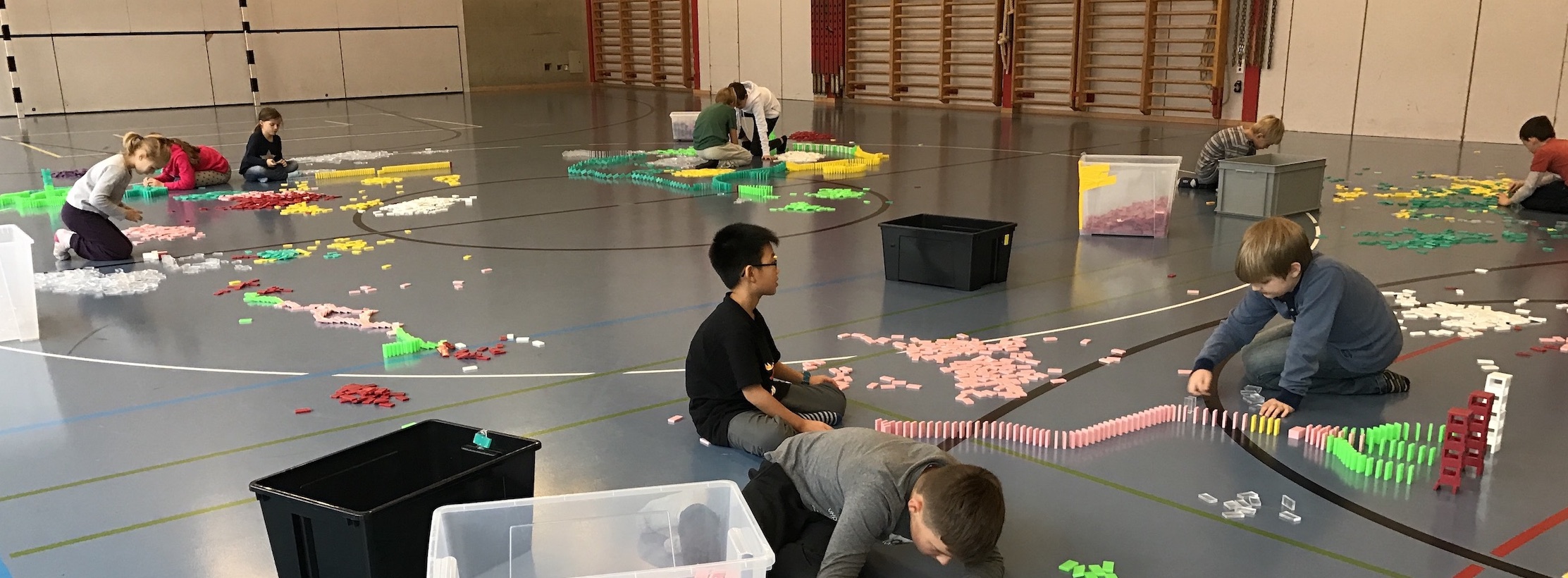 Dominos an Schulen